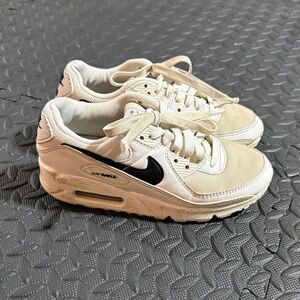Nike Air Max White Tennis Shoes 5.5